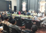 Puluhan Warga Temui Bupati Aceh Tenggara Terkait Pembuatan Jembatan Darurat
