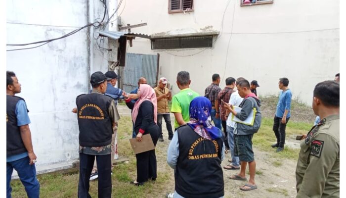 Dugaan Langgar SHM Di Binjai Utara, Tim Turun Ukur Bangunan Melebihi Batas Ke DAS