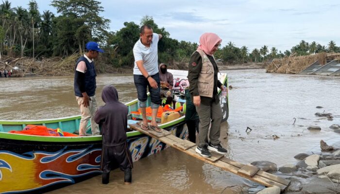 Seberangi Krueng Peusangan, Kak Na Antar Bantuan Ke Gampong Kubu