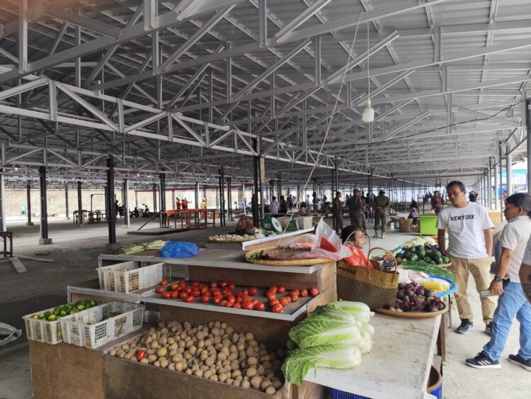 Sekda Siantar Imbau Tidak Bangun Kios Terlalu Tinggi, Pedagang: Lahan Parkir Jangan Diperjualbelikan