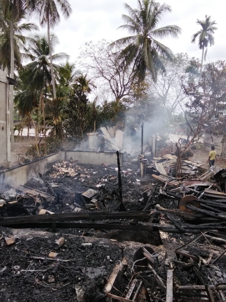 Rumah Janda Miskin Korban Banjir Teupin Mane Ludes Terbakar