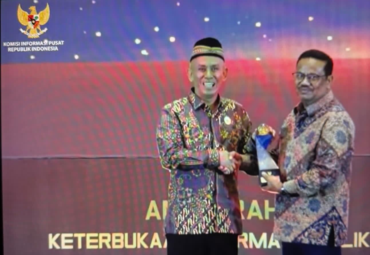 Unimed Raih Anugerah Badan Publik Predikat ”INFORMATIF” Dari KIP RI