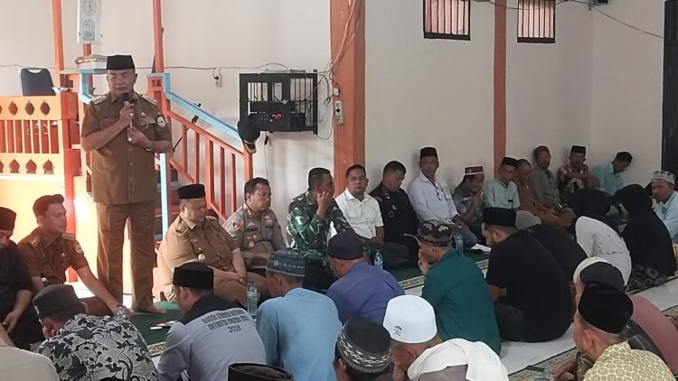 Bupati Salim Fakhry Tak Mengenal Lelah Di Tengah Bencana Banjir Dan Longsor