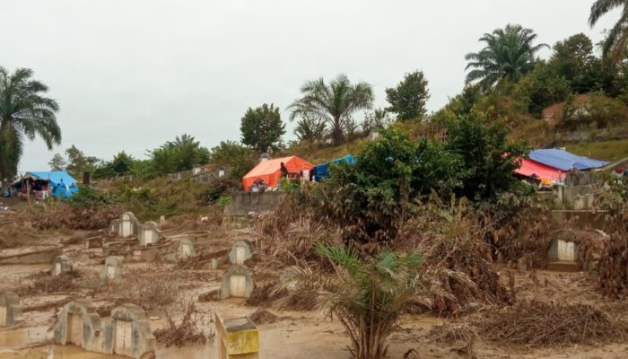 Warga Kampung Durian Aceh Tamiang Masih Mengungsi Di Kuburan China