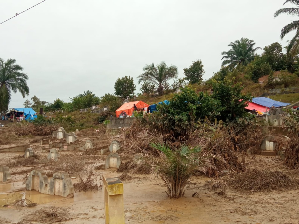 Warga Kampung Durian Aceh Tamiang Masih Mengungsi Di Kuburan China