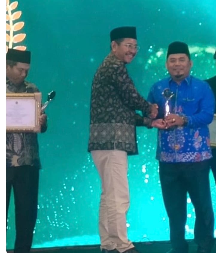 KUA Medan Amplas Terima Penghargaan KUA Inspiratif Dari Menag RI