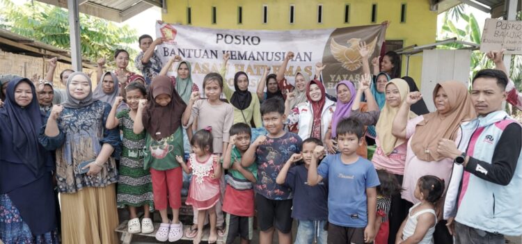 Bantuan Gabungan Yayasan Hati Emas Dan Gerindra Sumut Tiba Di Banjir Seruwai Deliserdang