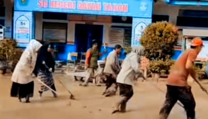 Sekolah Terdampak Banjir, Monev Sekolah Sehat Tuai Kritik