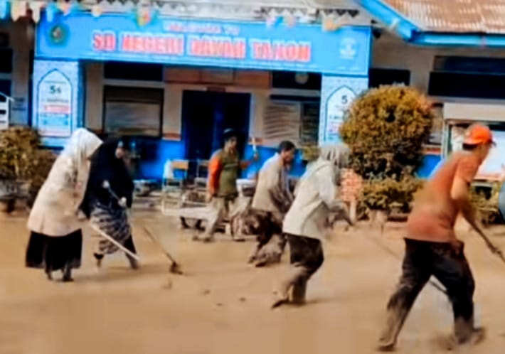 Sekolah Terdampak Banjir, Monev Sekolah Sehat Tuai Kritik