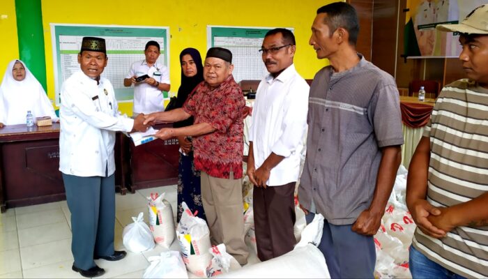 Baznas Bersama Pengajian Bantu Warga Terdampak Banjir Di Padangsidimpuan