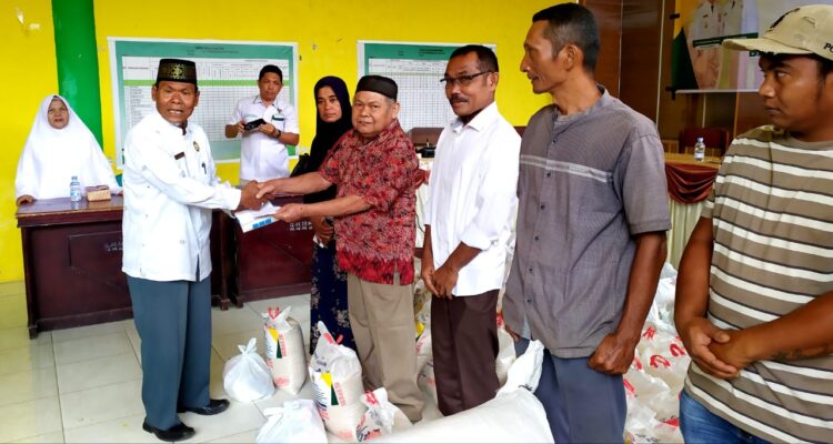Baznas Bersama Pengajian Bantu Warga Terdampak Banjir Di Padangsidimpuan