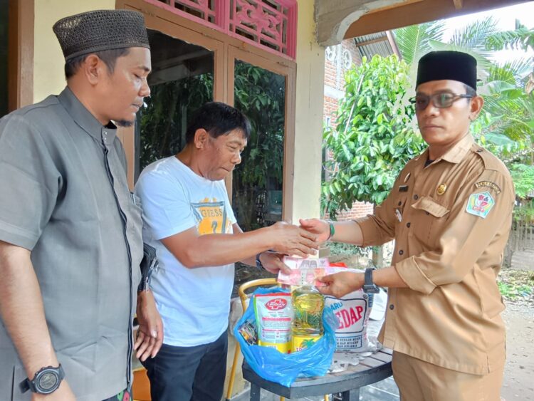 Donasi Jamaah Masjid Al Amin Magelang Disalurkan Untuk Korban Banjir Pidie