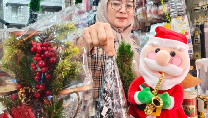 Berburu Pernak-pernik Nataru Di Medan