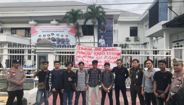 Mahasiswa Datangi Gedung Kajari Medan, Soroti Dugaan Korupsi Di RS Pirngadi