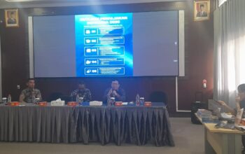 Komite Masyarakat Danau Toba (KMDT) bersama Universitas Sumatera Utara (USU) menggelar Focus Group Discussion (FGD) bertajuk “Outlook Administrasi dan Kebijakan Pajak Tahun 2026” pada Senin, 15 Desember 2025. Kegiatan ini berlangsung di Ruang Teater dan Ruang Rapat Pimpinan Fakultas Ilmu Sosial dan Ilmu Politik (FISIP) USU.