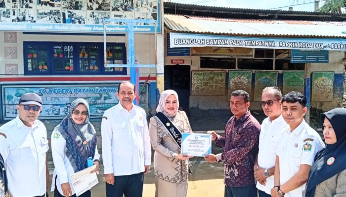 Bunda PAUD Pidie Salurkan Bantuan Kemendikdasmen RI