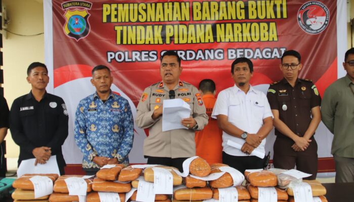 Wakapolres Sergai Pimpin Pemusnahan 23,5 Kg Ganja Jaringan Madina Dan Medan