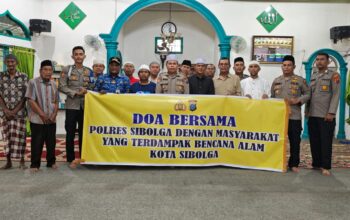 Polres Sibolga Gelar Shalat Gaib Dan Beri Bantuan Kepada Korban Bencana Alam