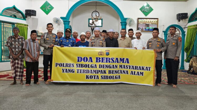 Polres Sibolga Gelar Shalat Gaib Dan Beri Bantuan Kepada Korban Bencana Alam