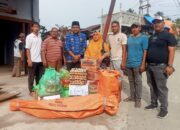 Camat Juli Antar Bantuan Korban Kebakaran Pasca Banjir Di Teupin Mane