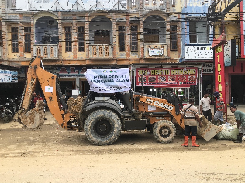 PTPN IV Regional VI, Turunkan Alat Berat Percepat Pembersihan Pascabanjir Langsa