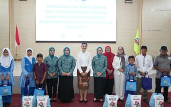 PKK Sumut Beri Bantuan Alat Bantu Dengar Kepada Penyandang Disabilitas Deliserdang