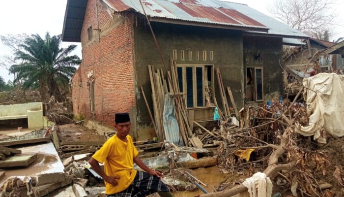 Bersama Istri 4 Hari Bertahan Di Bawah Atap Tidak Makan