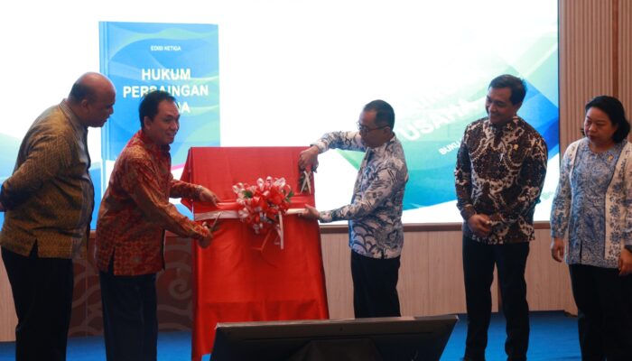 KPPU Luncurkan Edisi Ketiga Buku Teks Hukum Persaingan Usaha