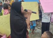 Aksi Emak-emak Agara Blokir Jalan Nasional Akhirnya Dibuka Kembali