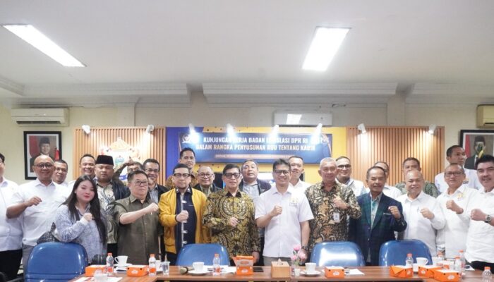 Tim Kerja Badan Legislasi DPR RI Kunjungi Kadin Sumatera Utara