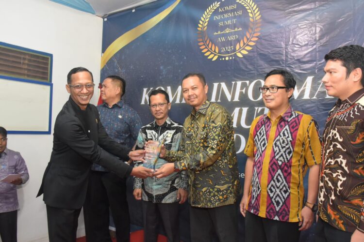 Pemkab Deliserdang Raih Penghargaan Badan Publik Informatif 2025 Dari KI Sumut