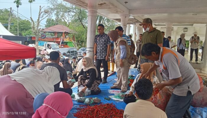 Tekan Inflasi Pascabanjir, Wali Kota Dan Ketua DPRK Langsa Tinjau Pasar Murah