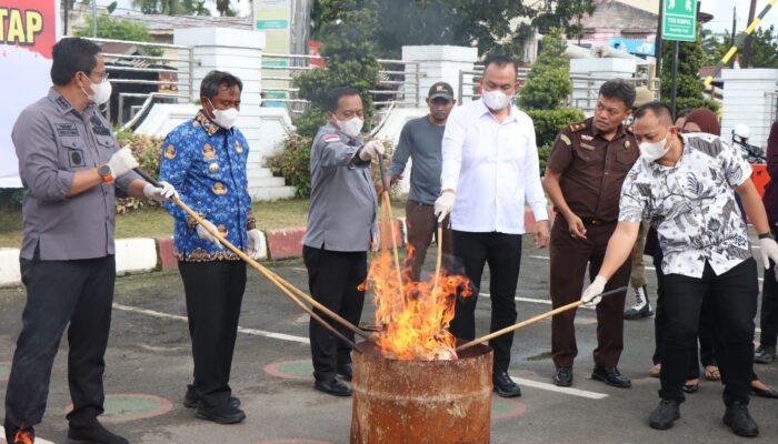 Wali Kota Amir Hamzah Hadiri Pemusnahan Barang Bukti Di Kejari Binjai