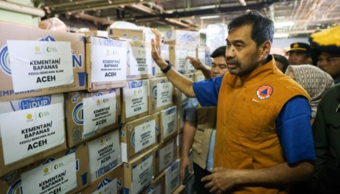 Gubernur Aceh Pantau Kedatangan Bantuan Di Pelabuhan Krueng Geukueh