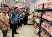 Rico Waas Temukan Produk Kadaluarsa Saat Sidak Di Supermarket Irian Medan Barat