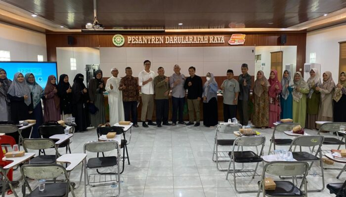 Prodi S2 Bahasa Inggris FIB USU Gelar FGD Di Pesantren Darul Arafah Raya