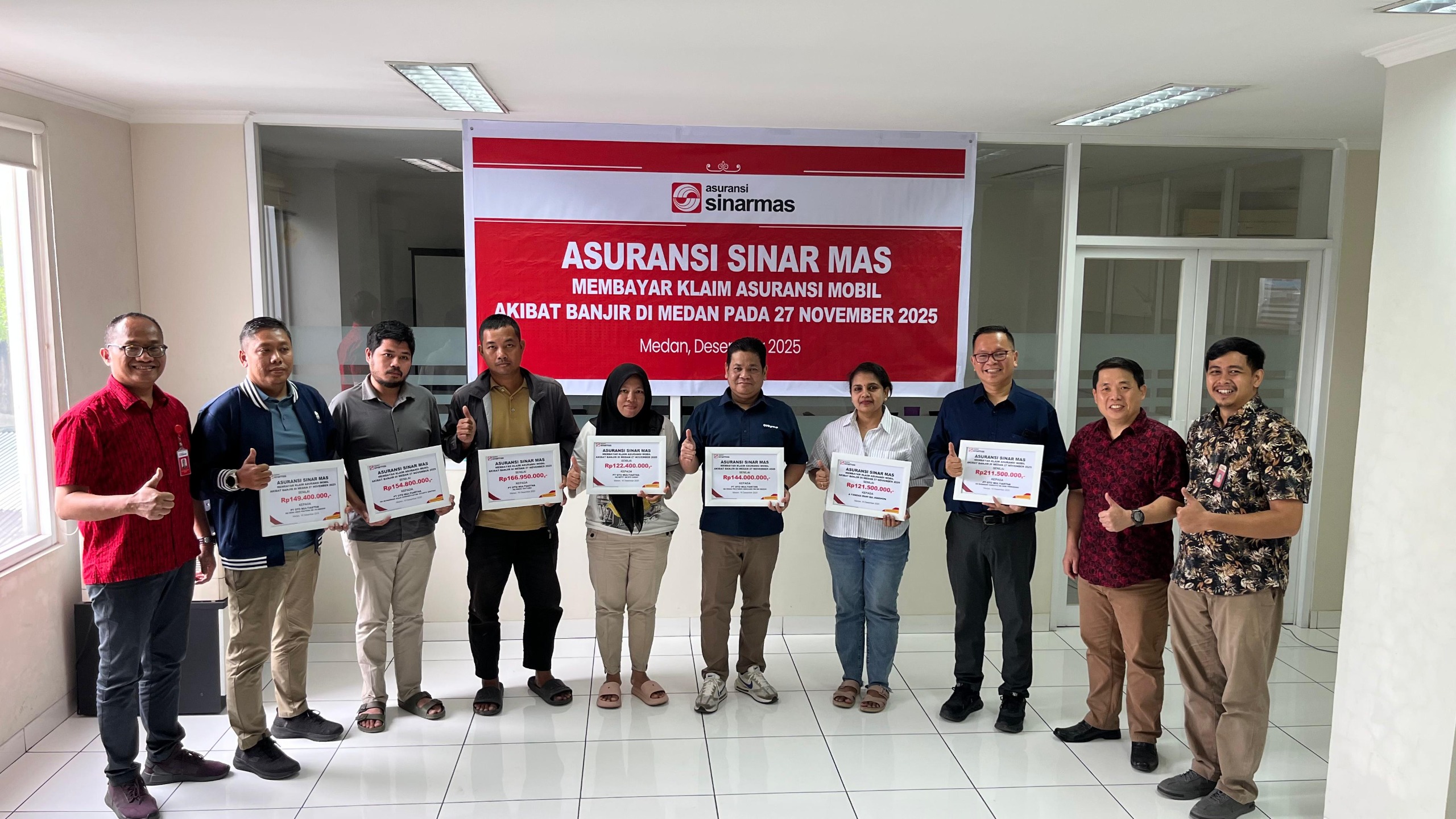 Asuransi Sinar Mas Bayarkan Klaim Kendaraan Terdampak Banjir Sumut Rp1,07 M