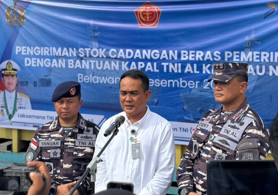 Bulog Sumut Salurkan 320 Ton CBP Ke Nias Dengan Bantuan Kapal TNI AL