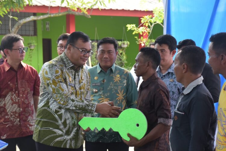 Bupati Deliserdang Serahkan Bantuan CSR PT Evergreen International Paper Untuk SD Swasta: Bentuk Dukungan Peningkatan Kualitas Pendidikan