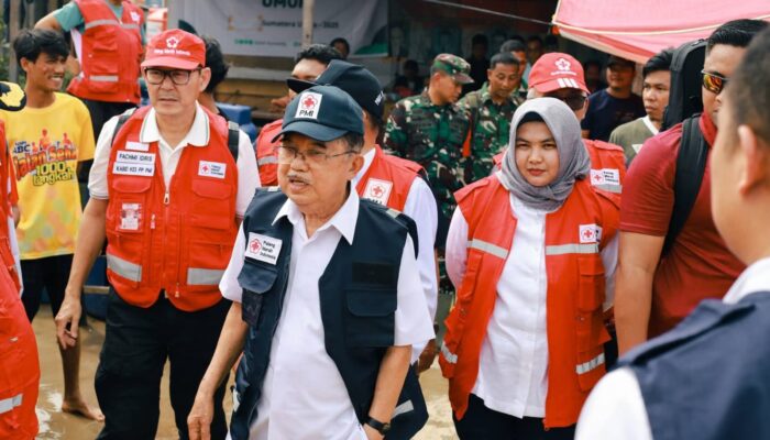 Wabup Madina Bersama JK Kunjungan Kemanusiaan PMI Ke Tapteng