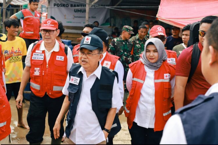 Wabup Madina Bersama JK Kunjungan Kemanusiaan PMI Ke Tapteng