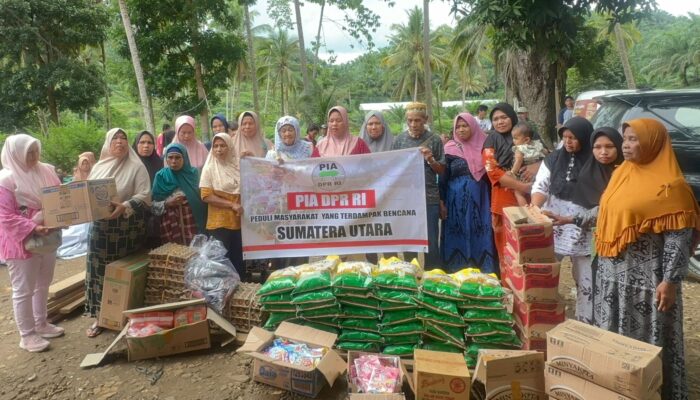 Istri-istri Anggota DPR RI Bantu Korban Bencana Tapsel