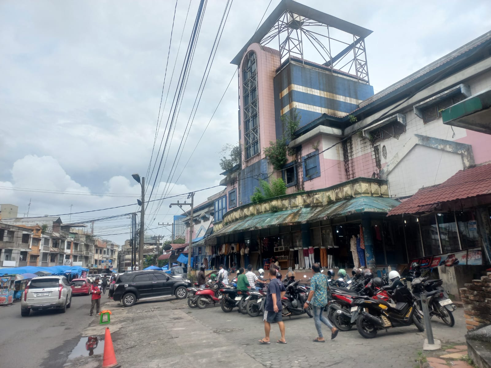 Optimalkan Layanan Nataru, PUD Pasar Medan Pertebal Keamanan Dan Siagakan Armada Damkar