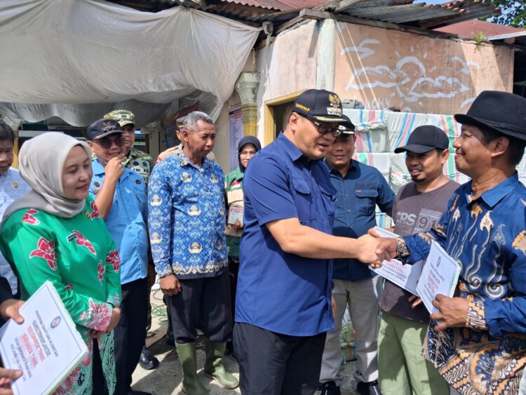 Serahkan Alsintan Kepada Kelompok Tani Beringin, Asri Ludin Tambunan: Kita Ingin Ada Kesepakatan