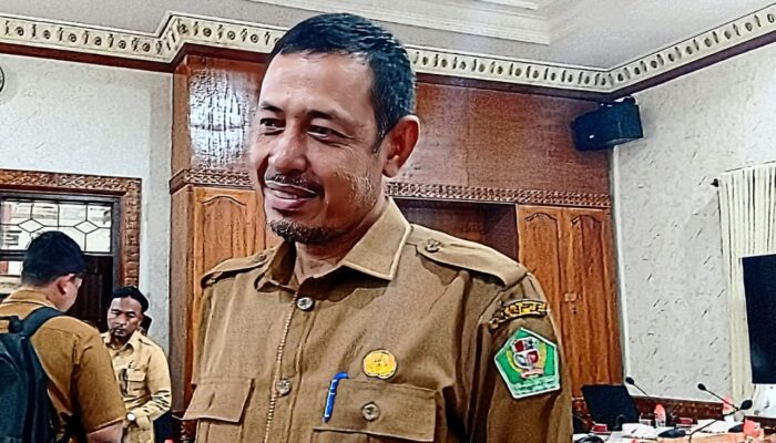 Muntahar, Berjuang Menyelamatkan Jalan Rusak