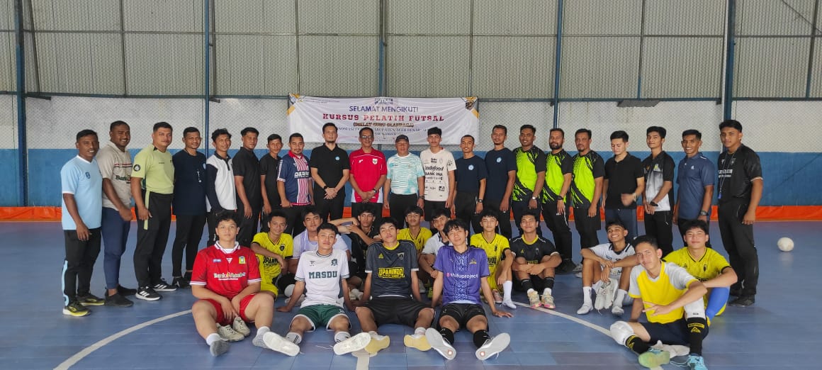 Sekdisdikbud Aceh Besar Tutup Kursus Pelatih Futsal untuk Guru Olahraga