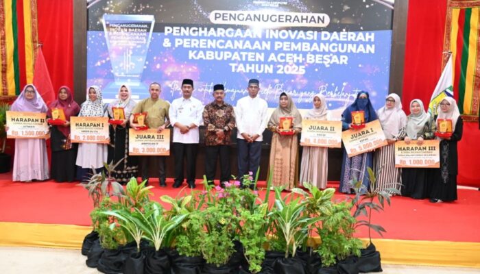 Pemkab Aceh Besar Beri Anugerah Perencanaan Dan Inovasi Daerah Tahun 2025