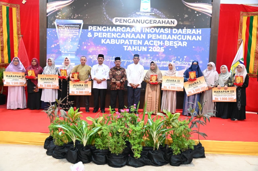 Pemkab Aceh Besar Beri Anugerah Perencanaan Dan Inovasi Daerah Tahun 2025