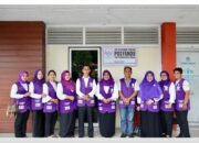 Ketua Tim Pembina Posyandu Kota Binjai Serahkan Bantuan Kepada Penyandang Disabilitas