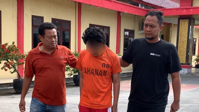 Ibu Dipukuli Suami, Anak Tikam Ayahnya Hingga Tewas